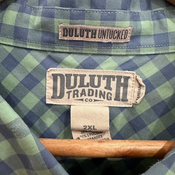 Duluth Trading Co. untucked button up 2XL - Picture 5 of 7